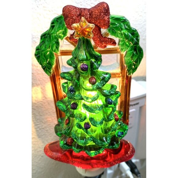 Christmas Tree Nightlight Christmas Plug in Light Tree in Front of Window 5.5" - Picture 4 of 4